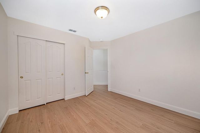 9052 Pembridge Dr, Elk Grove, CA 95624