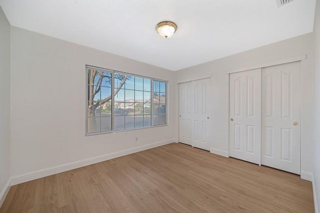 9052 Pembridge Dr, Elk Grove, CA 95624