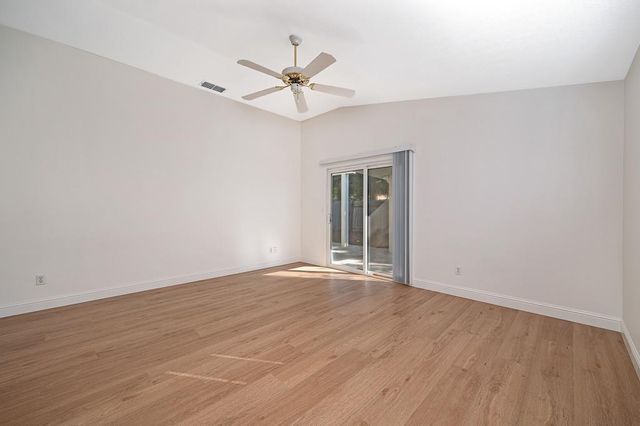 9052 Pembridge Dr, Elk Grove, CA 95624