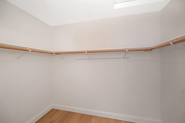 9052 Pembridge Dr, Elk Grove, CA 95624