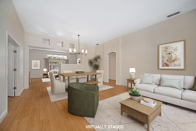 9052 Pembridge Dr, Elk Grove, CA 95624