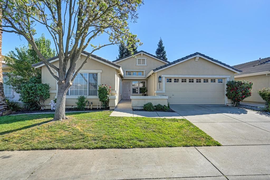 9052 Pembridge Dr, Elk Grove, CA 95624