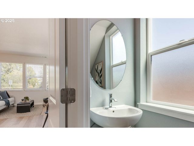 6424 Se Nasha St, Hillsboro, OR 97123