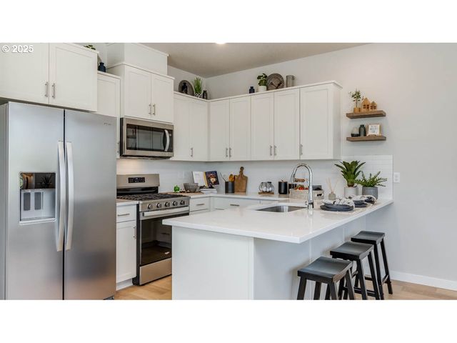 6424 Se Nasha St, Hillsboro, OR 97123