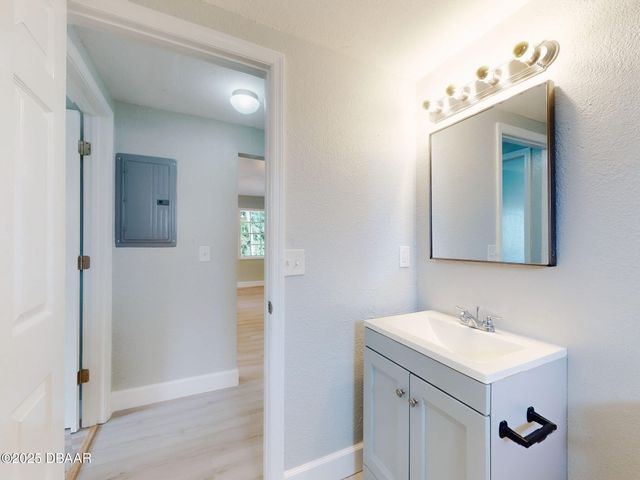 1103 Washington Street, New Smyrna Beach, FL 32168