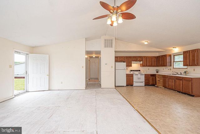 34863 RAILROAD AVE, Pittsville, MD 21850