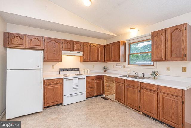 34863 RAILROAD AVE, Pittsville, MD 21850
