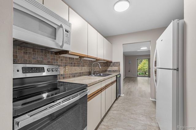 3123 Lake Haven, Ann Arbor, MI 48105