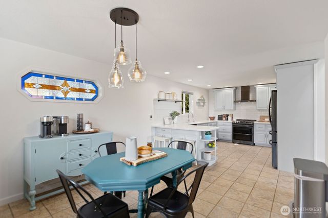 13711 Kenwanda Drive, Snohomish, WA 98296