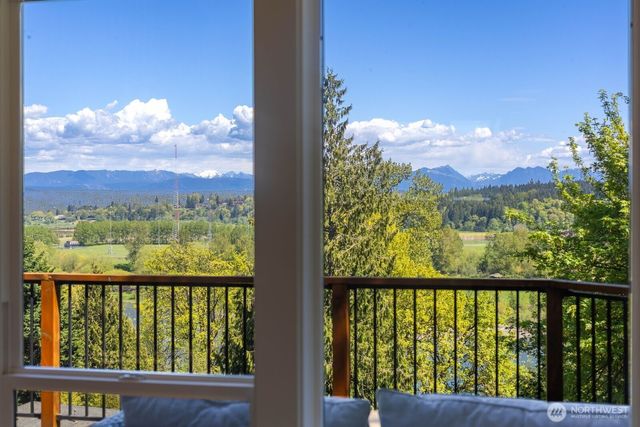 13711 Kenwanda Drive, Snohomish, WA 98296