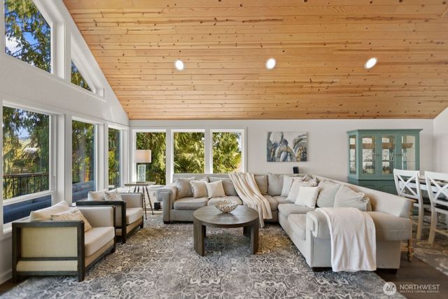 13711 Kenwanda Drive, Snohomish, WA 98296