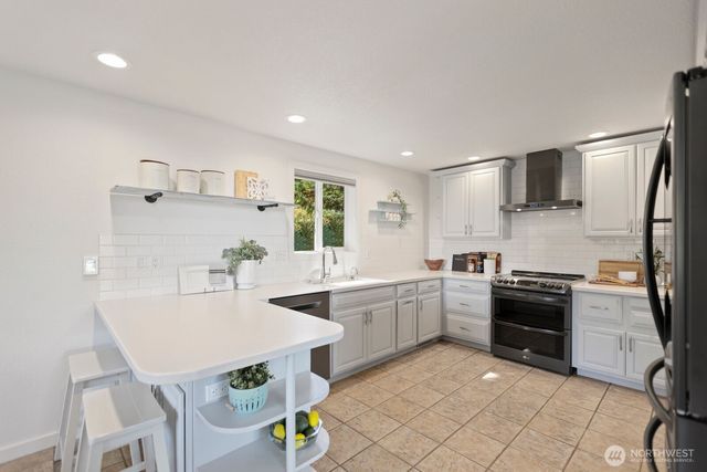 13711 Kenwanda Drive, Snohomish, WA 98296