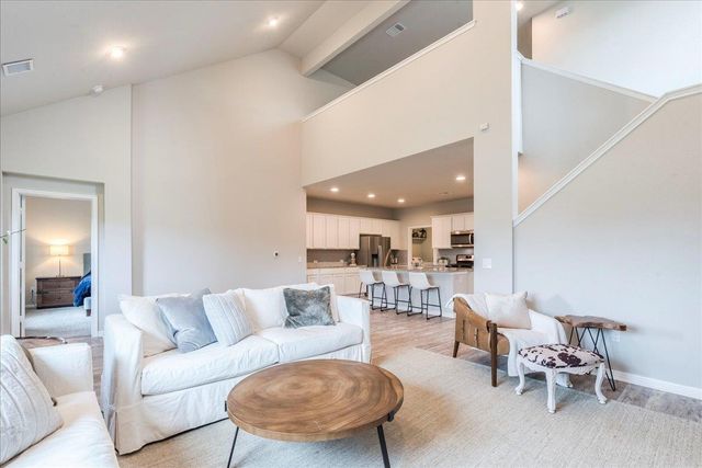 125 Groesbeck LN, Leander, TX 78641