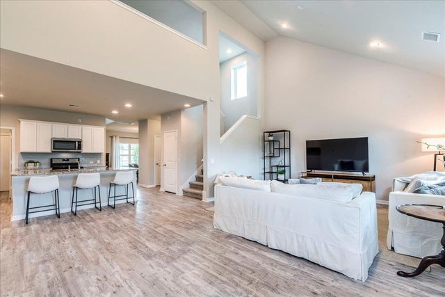 125 Groesbeck LN, Leander, TX 78641