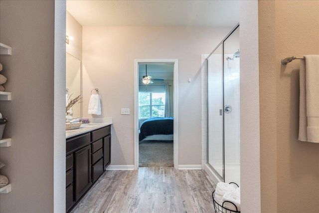 125 Groesbeck LN, Leander, TX 78641