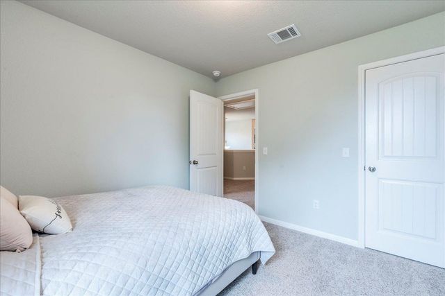 125 Groesbeck LN, Leander, TX 78641