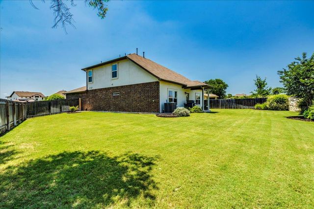 125 Groesbeck LN, Leander, TX 78641