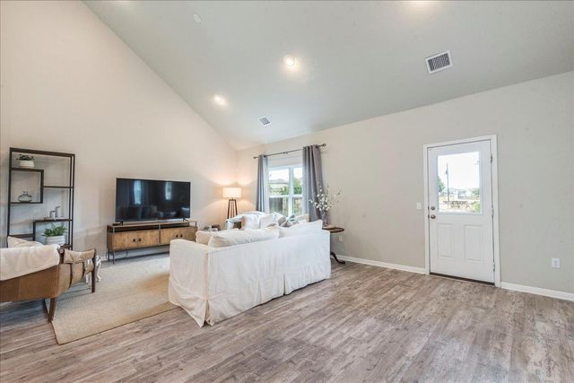 125 Groesbeck LN, Leander, TX 78641