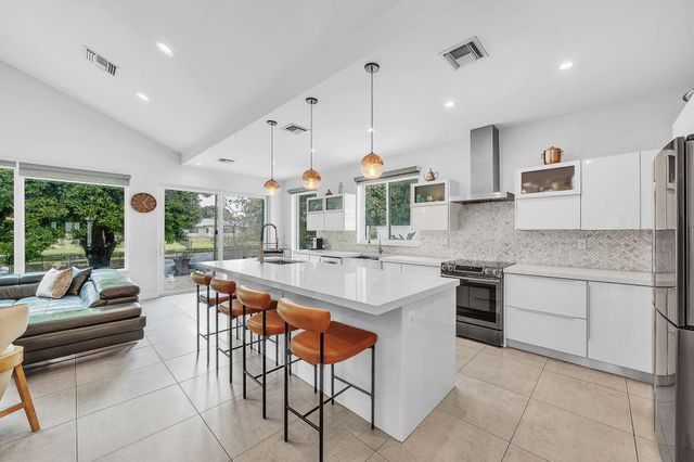 19515 Carolina Circle, Boca Raton, FL 33434