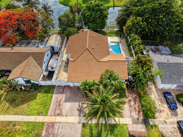 19515 Carolina Circle, Boca Raton, FL 33434
