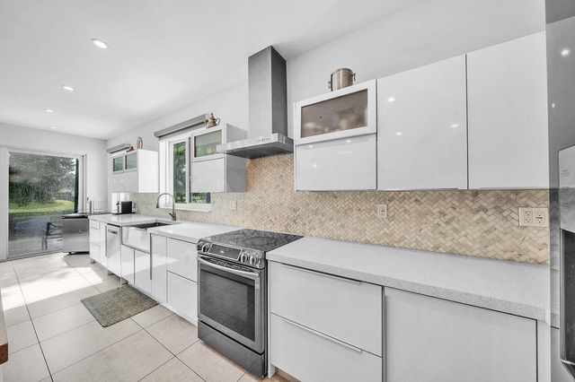 19515 Carolina Circle, Boca Raton, FL 33434