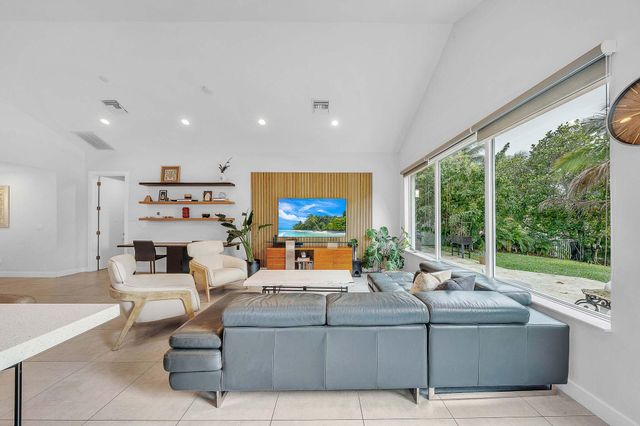 19515 Carolina Circle, Boca Raton, FL 33434