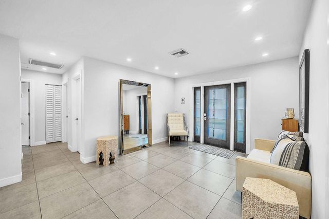 19515 Carolina Circle, Boca Raton, FL 33434