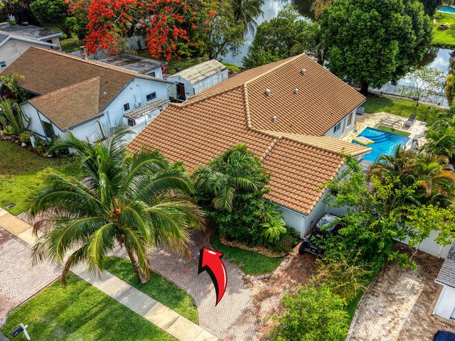19515 Carolina Circle, Boca Raton, FL 33434