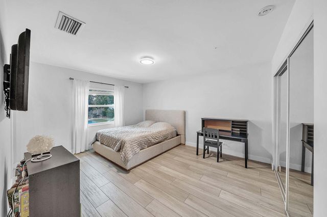 19515 Carolina Circle, Boca Raton, FL 33434