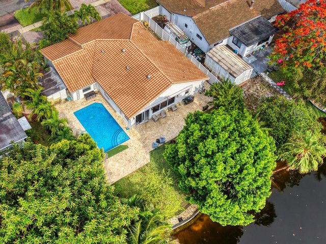 19515 Carolina Circle, Boca Raton, FL 33434