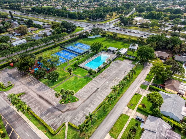 19515 Carolina Circle, Boca Raton, FL 33434