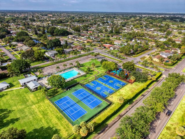 19515 Carolina Circle, Boca Raton, FL 33434