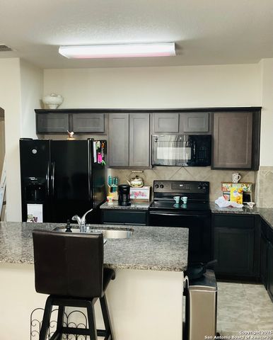 149 Lark Hill, Floresville, TX 78114