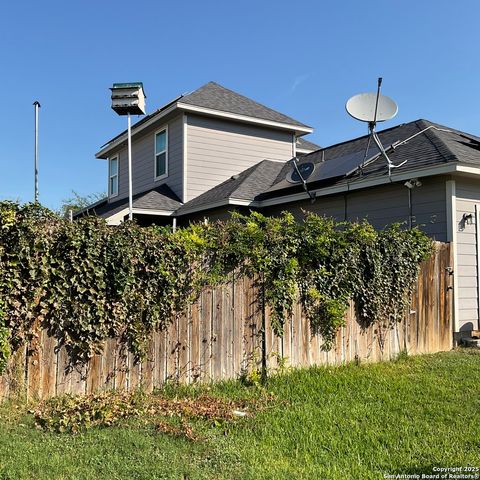 149 Lark Hill, Floresville, TX 78114