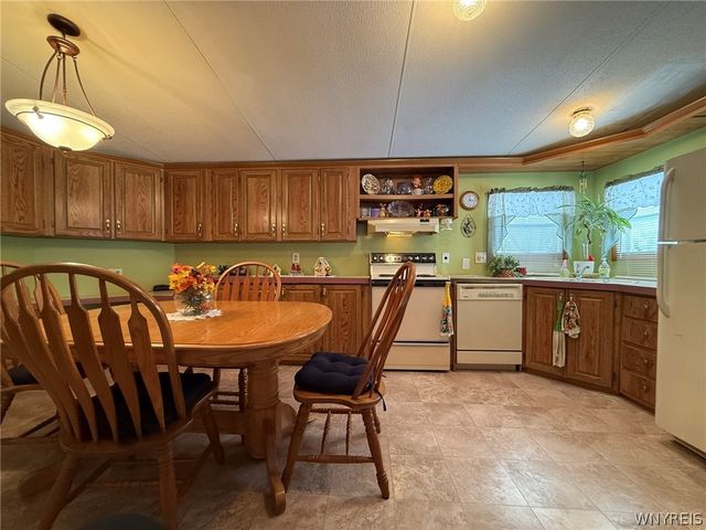 343 Applewood Drive, Lockport Town, NY 14094