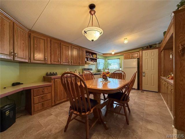 343 Applewood Drive, Lockport Town, NY 14094