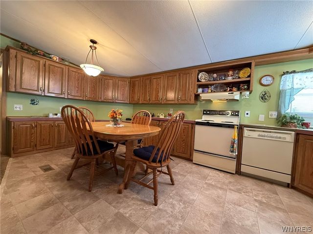 343 Applewood Drive, Lockport Town, NY 14094