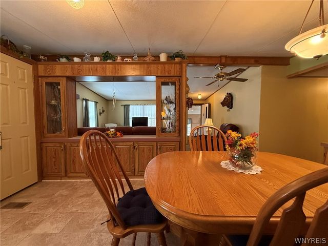 343 Applewood Drive, Lockport Town, NY 14094