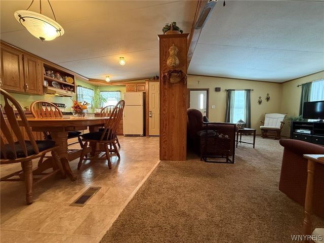 343 Applewood Drive, Lockport Town, NY 14094