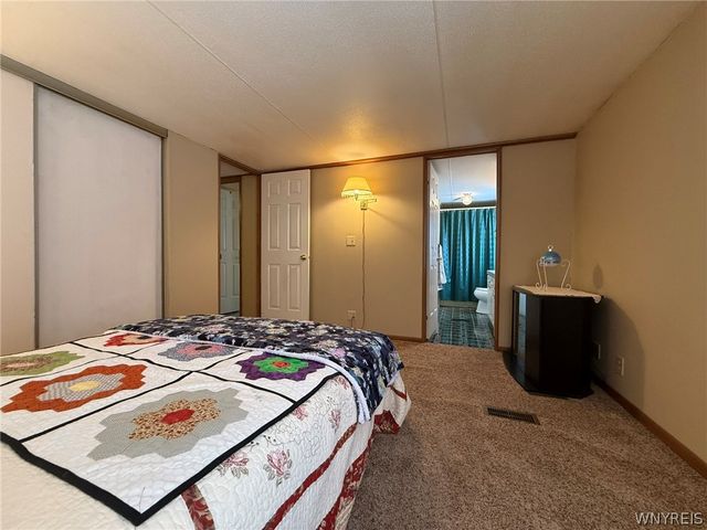 343 Applewood Drive, Lockport Town, NY 14094