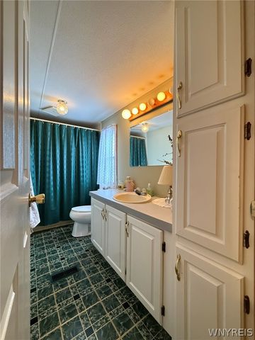 343 Applewood Drive, Lockport Town, NY 14094