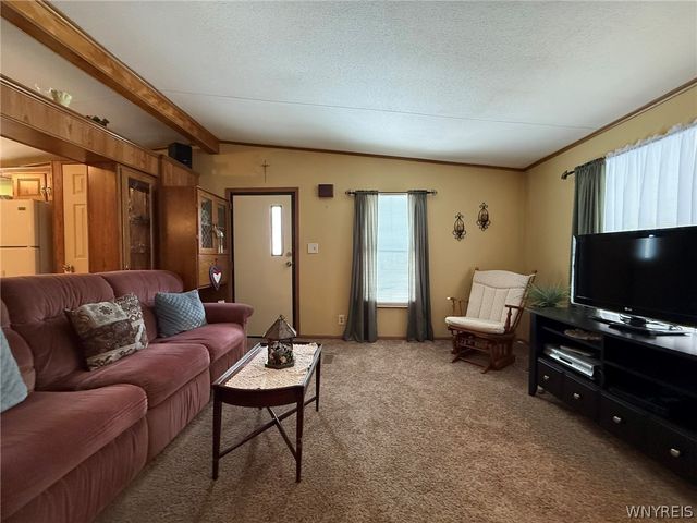 343 Applewood Drive, Lockport Town, NY 14094