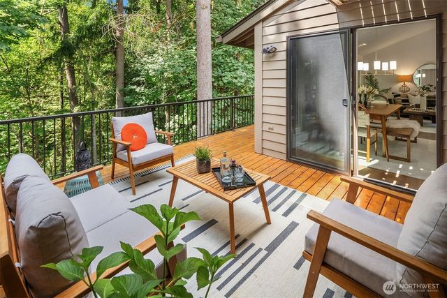 15 168th Avenue NE, Bellevue, WA 98008