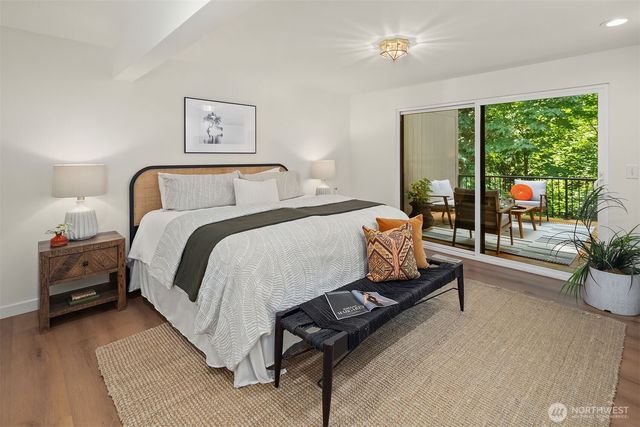 15 168th Avenue NE, Bellevue, WA 98008