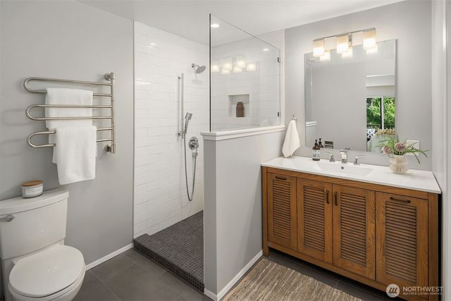 15 168th Avenue NE, Bellevue, WA 98008
