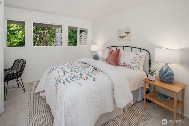 15 168th Avenue NE, Bellevue, WA 98008