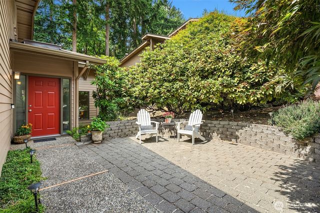15 168th Avenue NE, Bellevue, WA 98008