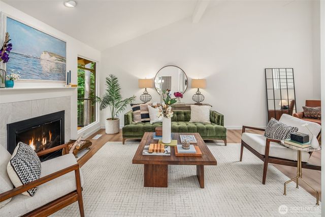 15 168th Avenue NE, Bellevue, WA 98008