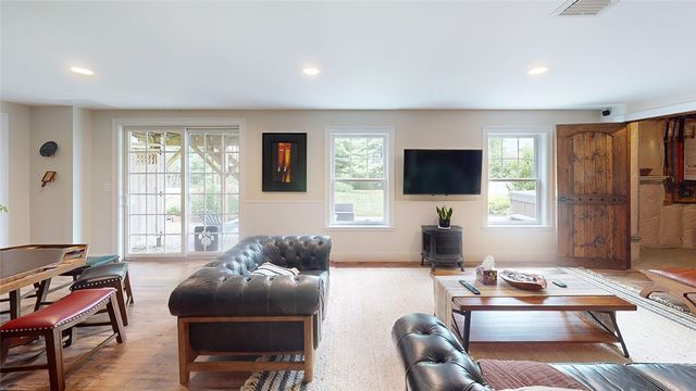 85 Cyrus Court, South Kingstown, RI 02892