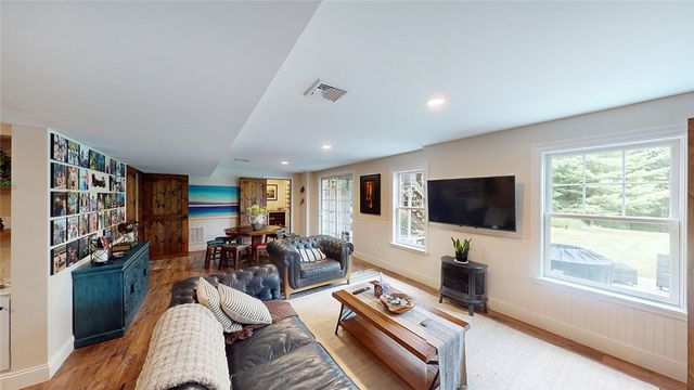 85 Cyrus Court, South Kingstown, RI 02892